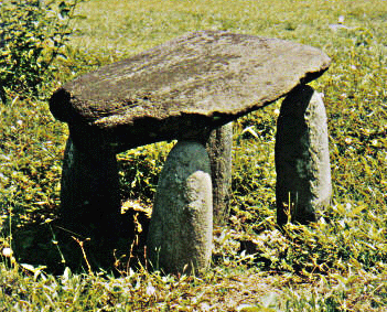 batu pemali van Makariki